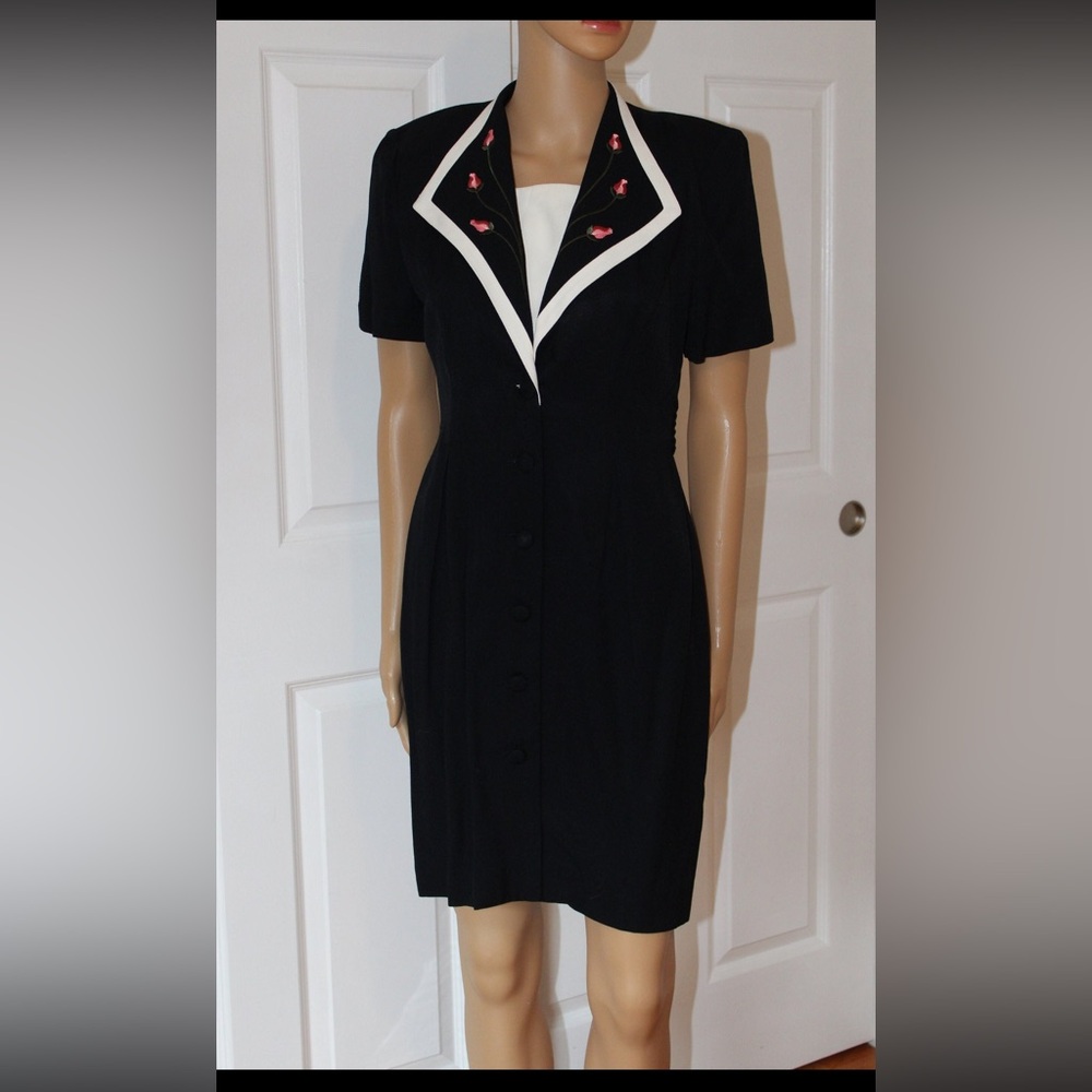 Tulip Embroidered chest black vintage dress mid length 90s